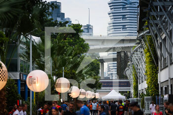 2022-09-29 - illustration paddock during the Formula 1 Singapore Airlines Singapore Grand Prix 2022, 17th round of the 2022 FIA Formula One World Championship from September 30 to October 02, 2022 on the Marina Bay Street Circuit, in Singapore - F1 - SINGAPORE GRAND PRIX 2022 - FORMULA 1 - MOTORS