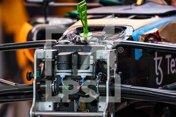 2022-09-29 - McLaren F1 Team MCL36, mechanical detail of the front suspension system during the Formula 1 Singapore Airlines Singapore Grand Prix 2022, 17th round of the 2022 FIA Formula One World Championship from September 30 to October 02, 2022 on the Marina Bay Street Circuit, in Singapore - F1 - SINGAPORE GRAND PRIX 2022 - FORMULA 1 - MOTORS