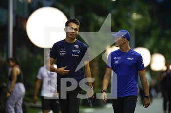 2022-09-29 - ALBON Alexander (tha), Williams Racing FW44, SCHUMACHER Mick (ger), Haas F1 Team VF-22 Ferrari, portrait during the Formula 1 Singapore Airlines Singapore Grand Prix 2022, 17th round of the 2022 FIA Formula One World Championship from September 30 to October 02, 2022 on the Marina Bay Street Circuit, in Singapore - F1 - SINGAPORE GRAND PRIX 2022 - FORMULA 1 - MOTORS