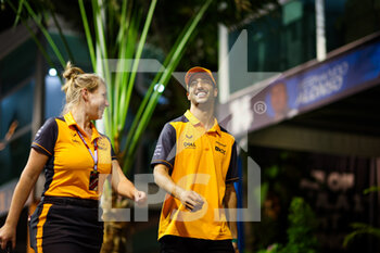 2022-09-29 - RICCIARDO Daniel (aus), McLaren F1 Team MCL36, portrait during the Formula 1 Singapore Airlines Singapore Grand Prix 2022, 17th round of the 2022 FIA Formula One World Championship from September 30 to October 02, 2022 on the Marina Bay Street Circuit, in Singapore - F1 - SINGAPORE GRAND PRIX 2022 - FORMULA 1 - MOTORS