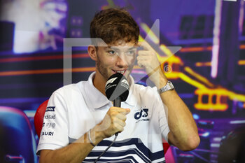 2022-09-29 - GASLY Pierre (fra), Scuderia AlphaTauri AT03, portrait, press conference during the Formula 1 Singapore Airlines Singapore Grand Prix 2022, 17th round of the 2022 FIA Formula One World Championship from September 30 to October 02, 2022 on the Marina Bay Street Circuit, in Singapore - F1 - SINGAPORE GRAND PRIX 2022 - FORMULA 1 - MOTORS