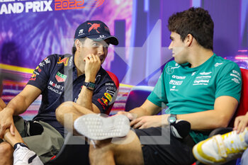 2022-09-29 - PEREZ Sergio (mex), Red Bull Racing RB18, STROLL Lance (can), Aston Martin F1 Team AMR22, portrait, press conference during the Formula 1 Singapore Airlines Singapore Grand Prix 2022, 17th round of the 2022 FIA Formula One World Championship from September 30 to October 02, 2022 on the Marina Bay Street Circuit, in Singapore - F1 - SINGAPORE GRAND PRIX 2022 - FORMULA 1 - MOTORS