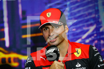 2022-09-29 - SAINZ Carlos (spa), Scuderia Ferrari F1-75, portrait, press conference during the Formula 1 Singapore Airlines Singapore Grand Prix 2022, 17th round of the 2022 FIA Formula One World Championship from September 30 to October 02, 2022 on the Marina Bay Street Circuit, in Singapore - F1 - SINGAPORE GRAND PRIX 2022 - FORMULA 1 - MOTORS