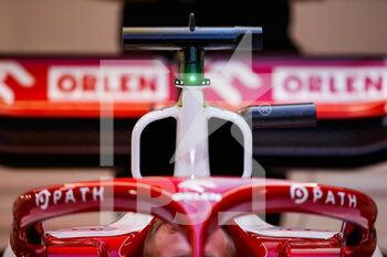 2022-09-29 - Air Intake of the Alfa Romeo F1 Team ORLEN C42, mechanical detail during the Formula 1 Singapore Airlines Singapore Grand Prix 2022, 17th round of the 2022 FIA Formula One World Championship from September 30 to October 02, 2022 on the Marina Bay Street Circuit, in Singapore - F1 - SINGAPORE GRAND PRIX 2022 - FORMULA 1 - MOTORS