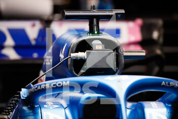2022-09-29 - Air Intake of the Alpine F1 Team A522, mechanical detail during the Formula 1 Singapore Airlines Singapore Grand Prix 2022, 17th round of the 2022 FIA Formula One World Championship from September 30 to October 02, 2022 on the Marina Bay Street Circuit, in Singapore - F1 - SINGAPORE GRAND PRIX 2022 - FORMULA 1 - MOTORS