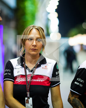 2022-09-29 - BUSCOMBE Ruth, Strategy Engineer of Alfa Romeo F1 Team ORLEN, portrait during the Formula 1 Singapore Airlines Singapore Grand Prix 2022, 17th round of the 2022 FIA Formula One World Championship from September 30 to October 02, 2022 on the Marina Bay Street Circuit, in Singapore - F1 - SINGAPORE GRAND PRIX 2022 - FORMULA 1 - MOTORS