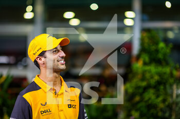 2022-09-29 - RICCIARDO Daniel (aus), McLaren F1 Team MCL36, portrait during the Formula 1 Singapore Airlines Singapore Grand Prix 2022, 17th round of the 2022 FIA Formula One World Championship from September 30 to October 02, 2022 on the Marina Bay Street Circuit, in Singapore - F1 - SINGAPORE GRAND PRIX 2022 - FORMULA 1 - MOTORS