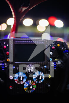 2022-09-29 - steering wheel, volant, Alfa Romeo F1 Team ORLEN, ambiance during the Formula 1 Singapore Airlines Singapore Grand Prix 2022, 17th round of the 2022 FIA Formula One World Championship from September 30 to October 02, 2022 on the Marina Bay Street Circuit, in Singapore - F1 - SINGAPORE GRAND PRIX 2022 - FORMULA 1 - MOTORS