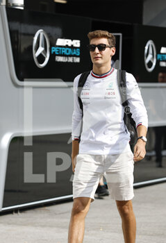 2022-09-30 - RUSSELL George (gbr), Mercedes AMG F1 Team W13, portrait during the Formula 1 Singapore Airlines Singapore Grand Prix 2022, 17th round of the 2022 FIA Formula One World Championship from September 30 to October 02, 2022 on the Marina Bay Street Circuit, in Singapore - F1 - SINGAPORE GRAND PRIX 2022 - FORMULA 1 - MOTORS