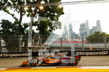 2022-09-30 - 03 RICCIARDO Daniel (aus), McLaren F1 Team MCL36, action during the Formula 1 Singapore Airlines Singapore Grand Prix 2022, 17th round of the 2022 FIA Formula One World Championship from September 30 to October 02, 2022 on the Marina Bay Street Circuit, in Singapore - F1 - SINGAPORE GRAND PRIX 2022 - FORMULA 1 - MOTORS