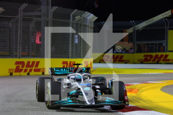 2022-09-30 - 63 RUSSELL George (gbr), Mercedes AMG F1 Team W13, action during the Formula 1 Singapore Airlines Singapore Grand Prix 2022, 17th round of the 2022 FIA Formula One World Championship from September 30 to October 02, 2022 on the Marina Bay Street Circuit, in Singapore - F1 - SINGAPORE GRAND PRIX 2022 - FORMULA 1 - MOTORS