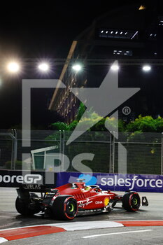 2022-09-30 - 16 LECLERC Charles (mco), Scuderia Ferrari F1-75, action during the Formula 1 Singapore Airlines Singapore Grand Prix 2022, 17th round of the 2022 FIA Formula One World Championship from September 30 to October 02, 2022 on the Marina Bay Street Circuit, in Singapore - F1 - SINGAPORE GRAND PRIX 2022 - FORMULA 1 - MOTORS