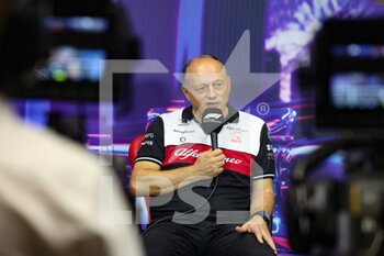 2022-10-01 - VASSEUR Frederic (fra), Team Principal of Alfa Romeo F1 Team ORLEN, portrait during the Formula 1 Singapore Airlines Singapore Grand Prix 2022, 17th round of the 2022 FIA Formula One World Championship from September 30 to October 02, 2022 on the Marina Bay Street Circuit, in Singapore - F1 - SINGAPORE GRAND PRIX 2022 - FORMULA 1 - MOTORS