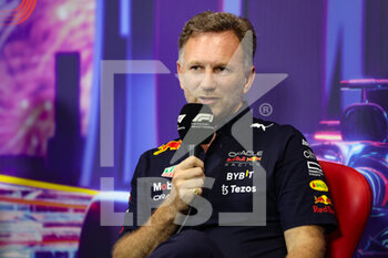 2022-10-01 - HORNER Christian (gbr), Team Principal of Red Bull Racing, portrait during the Formula 1 Singapore Airlines Singapore Grand Prix 2022, 17th round of the 2022 FIA Formula One World Championship from September 30 to October 02, 2022 on the Marina Bay Street Circuit, in Singapore - F1 - SINGAPORE GRAND PRIX 2022 - FORMULA 1 - MOTORS