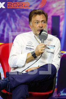 2022-10-01 - CAPITO Jost, Chief Executive Officer of Williams Racing, portrait during the Formula 1 Singapore Airlines Singapore Grand Prix 2022, 17th round of the 2022 FIA Formula One World Championship from September 30 to October 02, 2022 on the Marina Bay Street Circuit, in Singapore - F1 - SINGAPORE GRAND PRIX 2022 - FORMULA 1 - MOTORS