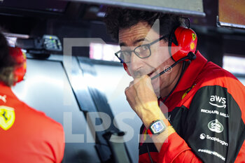 2022-10-01 - BINOTTO Mattia (ita), Managing Director of the Scuderia Ferrari, portrait during the Formula 1 Singapore Airlines Singapore Grand Prix 2022, 17th round of the 2022 FIA Formula One World Championship from September 30 to October 02, 2022 on the Marina Bay Street Circuit, in Singapore - F1 - SINGAPORE GRAND PRIX 2022 - FORMULA 1 - MOTORS