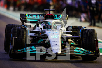 2022-10-01 - 63 RUSSELL George (gbr), Mercedes AMG F1 Team W13, action during the Formula 1 Singapore Airlines Singapore Grand Prix 2022, 17th round of the 2022 FIA Formula One World Championship from September 30 to October 02, 2022 on the Marina Bay Street Circuit, in Singapore - F1 - SINGAPORE GRAND PRIX 2022 - FORMULA 1 - MOTORS