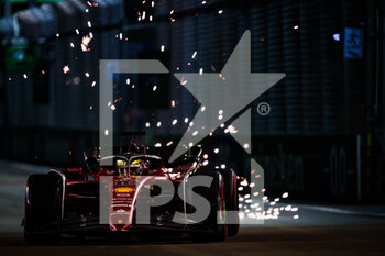 2022-10-01 - 16 LECLERC Charles (mco), Scuderia Ferrari F1-75, action during the Formula 1 Singapore Airlines Singapore Grand Prix 2022, 17th round of the 2022 FIA Formula One World Championship from September 30 to October 02, 2022 on the Marina Bay Street Circuit, in Singapore - F1 - SINGAPORE GRAND PRIX 2022 - FORMULA 1 - MOTORS