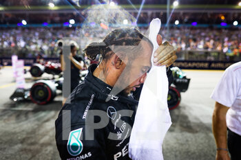 2022-10-01 - HAMILTON Lewis (gbr), Mercedes AMG F1 Team W13, portrait during the Formula 1 Singapore Airlines Singapore Grand Prix 2022, 17th round of the 2022 FIA Formula One World Championship from September 30 to October 02, 2022 on the Marina Bay Street Circuit, in Singapore - F1 - SINGAPORE GRAND PRIX 2022 - FORMULA 1 - MOTORS