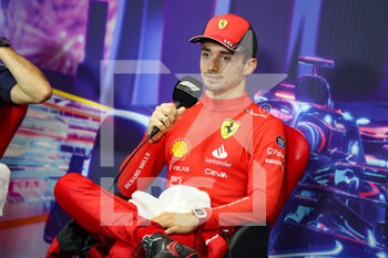 2022-10-01 - LECLERC Charles (mco), Scuderia Ferrari F1-75, portrait, press conference during the Formula 1 Singapore Airlines Singapore Grand Prix 2022, 17th round of the 2022 FIA Formula One World Championship from September 30 to October 02, 2022 on the Marina Bay Street Circuit, in Singapore - F1 - SINGAPORE GRAND PRIX 2022 - FORMULA 1 - MOTORS