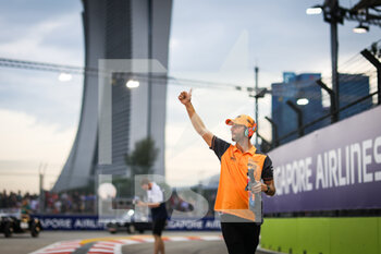 2022-10-02 - RICCIARDO Daniel (aus), McLaren F1 Team MCL36, portrait during the Formula 1 Singapore Airlines Singapore Grand Prix 2022, 17th round of the 2022 FIA Formula One World Championship from September 30 to October 02, 2022 on the Marina Bay Street Circuit, in Singapore - F1 - SINGAPORE GRAND PRIX 2022 - RACE - FORMULA 1 - MOTORS