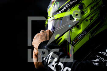 2022-10-02 - HAMILTON Lewis (gbr), Mercedes AMG F1 Team W13, portrait during the Formula 1 Singapore Airlines Singapore Grand Prix 2022, 17th round of the 2022 FIA Formula One World Championship from September 30 to October 02, 2022 on the Marina Bay Street Circuit, in Singapore - F1 - SINGAPORE GRAND PRIX 2022 - RACE - FORMULA 1 - MOTORS