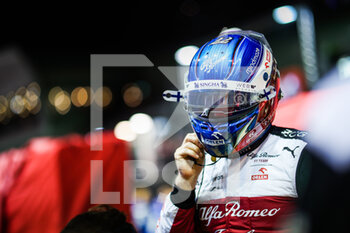 2022-10-02 - BOTTAS Valtteri (fin), Alfa Romeo F1 Team ORLEN C42, portrait during the Formula 1 Singapore Airlines Singapore Grand Prix 2022, 17th round of the 2022 FIA Formula One World Championship from September 30 to October 02, 2022 on the Marina Bay Street Circuit, in Singapore - F1 - SINGAPORE GRAND PRIX 2022 - RACE - FORMULA 1 - MOTORS