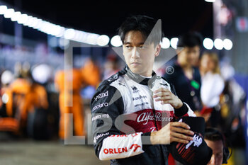 2022-10-02 - ZHOU Guanyu (chi), Alfa Romeo F1 Team ORLEN C42, portrait during the Formula 1 Singapore Airlines Singapore Grand Prix 2022, 17th round of the 2022 FIA Formula One World Championship from September 30 to October 02, 2022 on the Marina Bay Street Circuit, in Singapore - F1 - SINGAPORE GRAND PRIX 2022 - RACE - FORMULA 1 - MOTORS