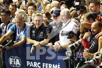 2022-10-02 - HORNER Christian (gbr), Team Principal of Red Bull Racing, NEWEY Adrian (gbr), Chief Technical Officer of Red Bull Racing, MARKO Helmut (aut), Drivers’ Manager of Red Bull Racing, portrait during the Formula 1 Singapore Airlines Singapore Grand Prix 2022, 17th round of the 2022 FIA Formula One World Championship from September 30 to October 02, 2022 on the Marina Bay Street Circuit, in Singapore - F1 - SINGAPORE GRAND PRIX 2022 - RACE - FORMULA 1 - MOTORS