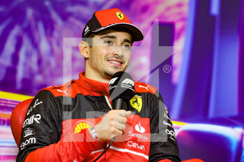 2022-10-02 - LECLERC Charles (mco), Scuderia Ferrari F1-75, portrait, press conference during the Formula 1 Singapore Airlines Singapore Grand Prix 2022, 17th round of the 2022 FIA Formula One World Championship from September 30 to October 02, 2022 on the Marina Bay Street Circuit, in Singapore - F1 - SINGAPORE GRAND PRIX 2022 - RACE - FORMULA 1 - MOTORS
