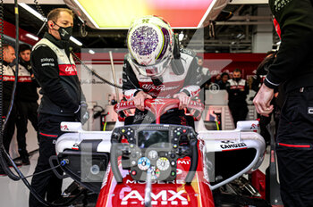 07/10/2022 - ZHOU Guanyu (chi), Alfa Romeo F1 Team ORLEN C42, portrait during the Formula 1 Honda Japanese Grand Prix 2022, 18th round of the 2022 FIA Formula One World Championship from Octobre 7 to 9, 2022 on the Suzuka International Racing Course, in Suzuka, Mie Prefecture, Japan - F1 - JAPANESE GRAND PRIX 2022 - FORMULA 1 - MOTORI