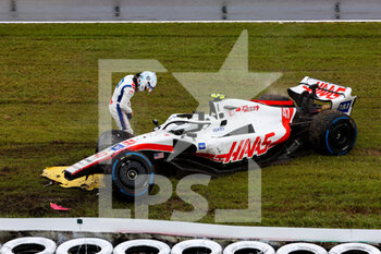 07/10/2022 - 47 SCHUMACHER Mick (ger), Haas F1 Team VF-22 Ferrari, action crash, accident, during the Formula 1 Honda Japanese Grand Prix 2022, 18th round of the 2022 FIA Formula One World Championship from October 7 to 9, 2022 on the Suzuka International Racing Course, in Suzuka, Mie Prefecture, Japan - F1 - JAPANESE GRAND PRIX 2022 - FORMULA 1 - MOTORI
