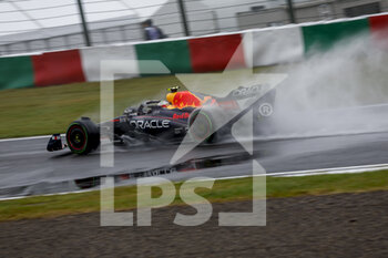 07/10/2022 - 11 PEREZ Sergio (mex), Red Bull Racing RB18, action during the Formula 1 Honda Japense Grand Prix 2022, 18th round of the 2022 FIA Formula One World Championship from Octobre 7 to 9, 2022 on the Suzuka International Racing Course, in Suzuka, Mie Prefecture, Japan - F1 - JAPANESE GRAND PRIX 2022 - FORMULA 1 - MOTORI