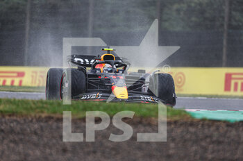 07/10/2022 - 11 PEREZ Sergio (mex), Red Bull Racing RB18, action during the Formula 1 Honda Japanese Grand Prix 2022, 18th round of the 2022 FIA Formula One World Championship from Octobre 7 to 9, 2022 on the Suzuka International Racing Course, in Suzuka, Mie Prefecture, Japan - F1 - JAPANESE GRAND PRIX 2022 - FORMULA 1 - MOTORI