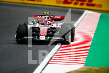 2022-10-08 - 24 ZHOU Guanyu (chi), Alfa Romeo F1 Team ORLEN C42, action during the Formula 1 Honda Japanese Grand Prix 2022, 18th round of the 2022 FIA Formula One World Championship from October 7 to 9, 2022 on the Suzuka International Racing Course, in Suzuka, Mie Prefecture, Japan - F1 - JAPANESE GRAND PRIX 2022 - FORMULA 1 - MOTORS