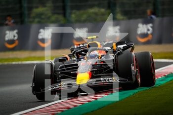2022-10-08 - 11 PEREZ Sergio (mex), Red Bull Racing RB18, action during the Formula 1 Honda Japanese Grand Prix 2022, 18th round of the 2022 FIA Formula One World Championship from October 7 to 9, 2022 on the Suzuka International Racing Course, in Suzuka, Mie Prefecture, Japan - F1 - JAPANESE GRAND PRIX 2022 - FORMULA 1 - MOTORS