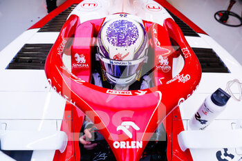 2022-10-08 - ZHOU Guanyu (chi), Alfa Romeo F1 Team ORLEN C42, portrait during the Formula 1 Honda Japanese Grand Prix 2022, 18th round of the 2022 FIA Formula One World Championship from October 7 to 9, 2022 on the Suzuka International Racing Course, in Suzuka, Mie Prefecture, Japan - F1 - JAPANESE GRAND PRIX 2022 - FORMULA 1 - MOTORS