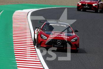 2022-10-08 - safety car, during the Formula 1 Honda Japanese Grand Prix 2022, 18th round of the 2022 FIA Formula One World Championship from October 7 to 9, 2022 on the Suzuka International Racing Course, in Suzuka, Mie Prefecture, Japan - F1 - JAPANESE GRAND PRIX 2022 - FORMULA 1 - MOTORS