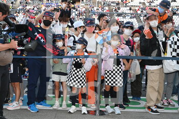 2022-10-08 - spectators, fans during the Formula 1 Honda Japanese Grand Prix 2022, 18th round of the 2022 FIA Formula One World Championship from October 7 to 9, 2022 on the Suzuka International Racing Course, in Suzuka, Mie Prefecture, Japan - F1 - JAPANESE GRAND PRIX 2022 - FORMULA 1 - MOTORS