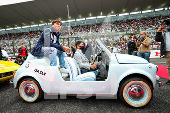 2022-10-08 - GASLY Pierre (fra), Scuderia AlphaTauri AT03, portrait drivers parade during the Formula 1 Honda Japanese Grand Prix 2022, 18th round of the 2022 FIA Formula One World Championship from Octobre 7 to 9, 2022 on the Suzuka International Racing Course, in Suzuka, Mie Prefecture, Japan - F1 - JAPANESE GRAND PRIX 2022 - RACE - FORMULA 1 - MOTORS