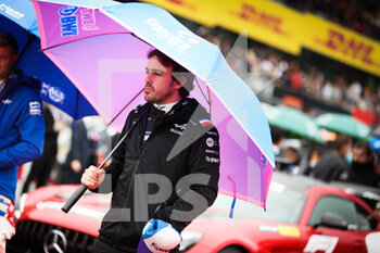2022-10-09 - ALONSO Fernando (spa), Alpine F1 Team A522, portrait starting grid, grille de depart, during the Formula 1 Honda Japanese Grand Prix 2022, 18th round of the 2022 FIA Formula One World Championship from October 7 to 9, 2022 on the Suzuka International Racing Course, in Suzuka, Mie Prefecture, Japan - F1 - JAPANESE GRAND PRIX 2022 - RACE - FORMULA 1 - MOTORS