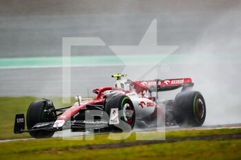 2022-10-09 - 24 ZHOU Guanyu (chi), Alfa Romeo F1 Team ORLEN C42, action during the Formula 1 Honda Japanese Grand Prix 2022, 18th round of the 2022 FIA Formula One World Championship from October 7 to 9, 2022 on the Suzuka International Racing Course, in Suzuka, Mie Prefecture, Japan - F1 - JAPANESE GRAND PRIX 2022 - RACE - FORMULA 1 - MOTORS