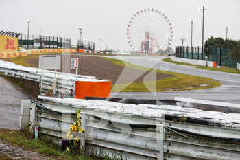 2022-10-09 - flowers in memory of Jules Bianchi during the Formula 1 Honda Japanese Grand Prix 2022, 18th round of the 2022 FIA Formula One World Championship from October 7 to 9, 2022 on the Suzuka International Racing Course, in Suzuka, Mie Prefecture, Japan - F1 - JAPANESE GRAND PRIX 2022 - RACE - FORMULA 1 - MOTORS