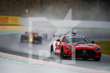 2022-10-09 - safety car, during the Formula 1 Honda Japanese Grand Prix 2022, 18th round of the 2022 FIA Formula One World Championship from October 7 to 9, 2022 on the Suzuka International Racing Course, in Suzuka, Mie Prefecture, Japan - F1 - JAPANESE GRAND PRIX 2022 - RACE - FORMULA 1 - MOTORS