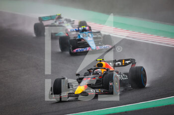 2022-10-09 - 11 PEREZ Sergio (mex), Red Bull Racing RB18, action during the Formula 1 Honda Japanese Grand Prix 2022, 18th round of the 2022 FIA Formula One World Championship from Octobre 7 to 9, 2022 on the Suzuka International Racing Course, in Suzuka, Mie Prefecture, Japan - F1 - JAPANESE GRAND PRIX 2022 - RACE - FORMULA 1 - MOTORS