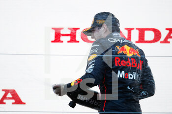 2022-10-09 - VERSTAPPEN Max (ned), Red Bull Racing RB18, portrait podium during the Formula 1 Honda Japanese Grand Prix 2022, 18th round of the 2022 FIA Formula One World Championship from October 7 to 9, 2022 on the Suzuka International Racing Course, in Suzuka, Mie Prefecture, Japan - F1 - JAPANESE GRAND PRIX 2022 - RACE - FORMULA 1 - MOTORS