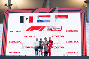 2022-10-09 - podium PEREZ Sergio (mex), Red Bull Racing RB18, VERSTAPPEN Max (ned), Red Bull Racing RB18, LECLERC Charles (mco), Scuderia Ferrari F1-75, portrait during the Formula 1 Honda Japanese Grand Prix 2022, 18th round of the 2022 FIA Formula One World Championship from October 7 to 9, 2022 on the Suzuka International Racing Course, in Suzuka, Mie Prefecture, Japan - F1 - JAPANESE GRAND PRIX 2022 - RACE - FORMULA 1 - MOTORS