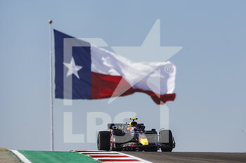 2022-10-21 - 11 PEREZ Sergio (mex), Red Bull Racing RB18, action during the Formula 1 Aramco United States Grand Prix 2022, 19th round of the 2022 FIA Formula One World Championship from October 21 to 23, 2022 on the Circuit of the Americas, in Austin, Texas - F1 - UNITED STATES GRAND PRIX 2022 - FORMULA 1 - MOTORS