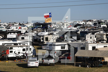 2022-10-22 - Austin van parking during the Formula 1 Aramco United States Grand Prix 2022, 19th round of the 2022 FIA Formula One World Championship from October 21 to 23, 2022 on the Circuit of the Americas, in Austin, Texas - F1 - UNITED STATES GRAND PRIX 2022 - FORMULA 1 - MOTORS