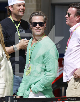 2022-10-22 - Brad Pitt actor and film producer portrait during the Formula 1 Aramco United States Grand Prix 2022, 19th round of the 2022 FIA Formula One World Championship from October 21 to 23, 2022 on the Circuit of the Americas, in Austin, Texas - F1 - UNITED STATES GRAND PRIX 2022 - FORMULA 1 - MOTORS